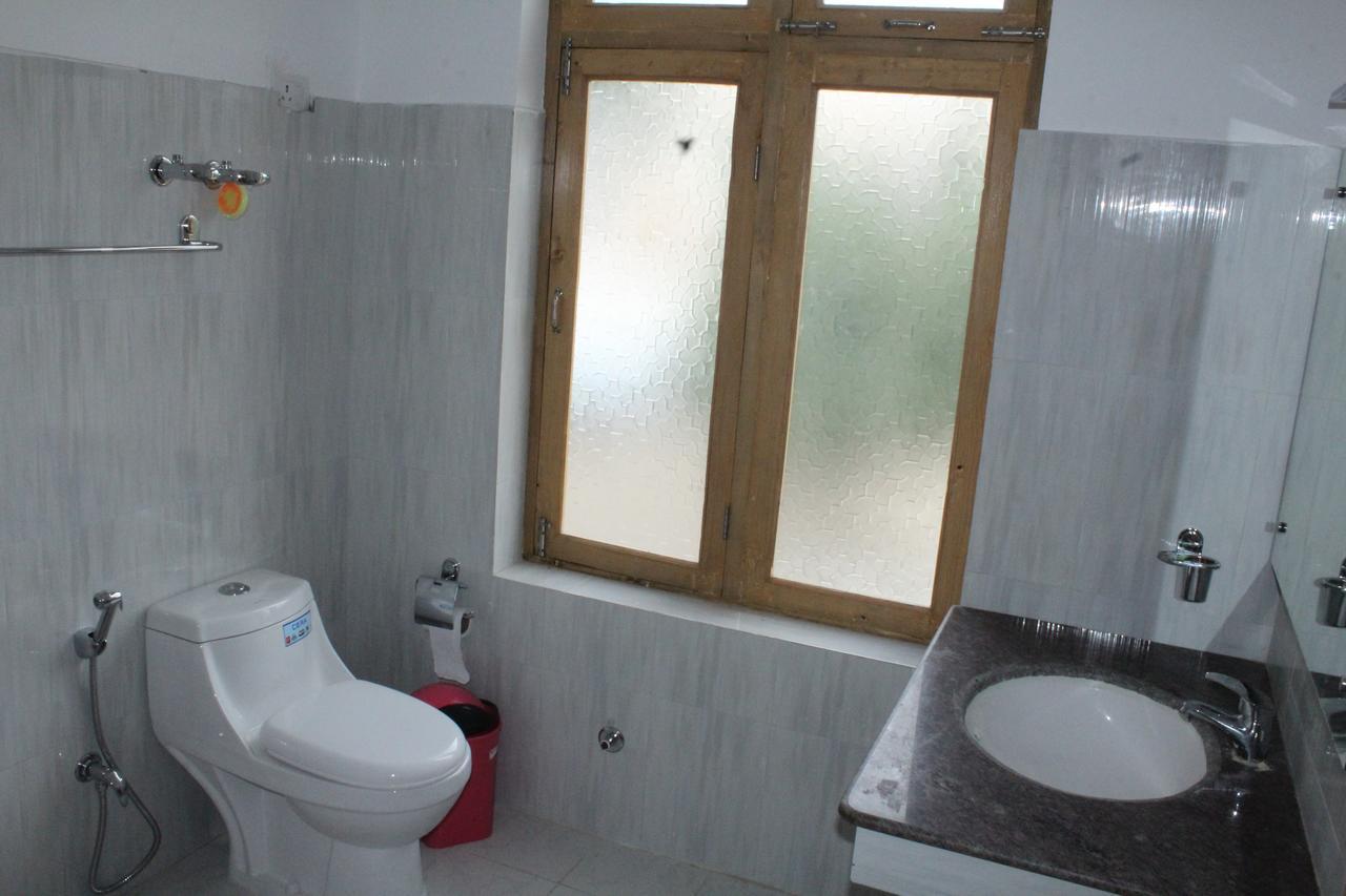 Hotel Kasdar Ladakh Leh Exteriör bild